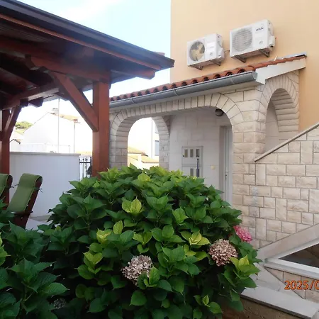 Ines 2 By Interhome Apartman Pula