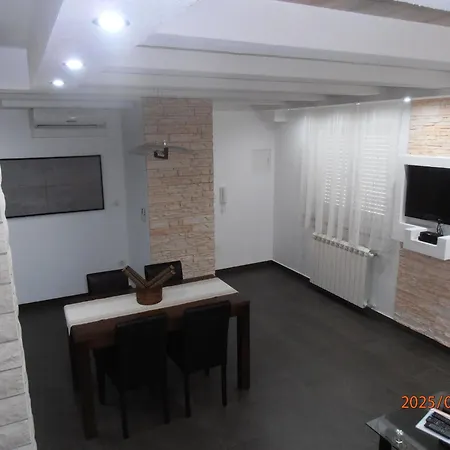 Ines 2 By Interhome Apartman *