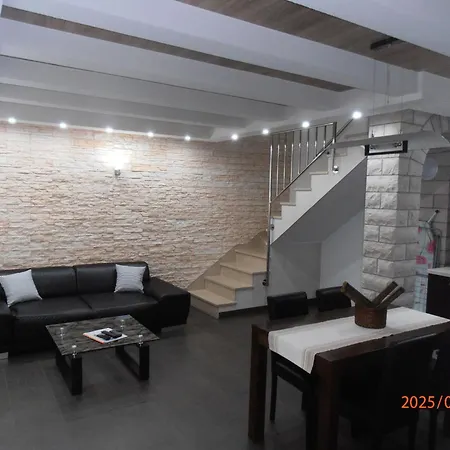 Ines 2 By Interhome Apartman Pula