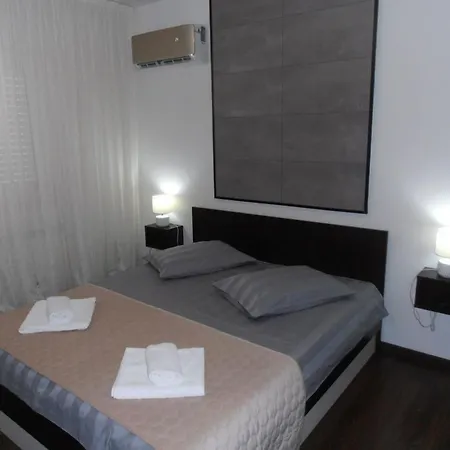 Ines 2 By Interhome Apartman Pula