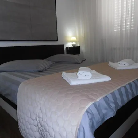 Ines 2 By Interhome Apartman *