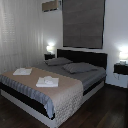 Apartman Ines 2 By Interhome Pula