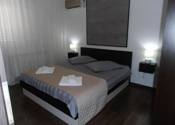 Apartman Ines 2 By Interhome Pula