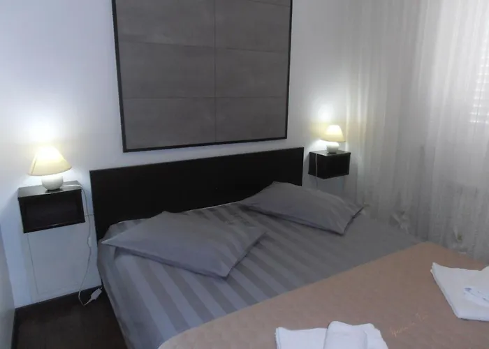 Ines 2 By Interhome Apartman