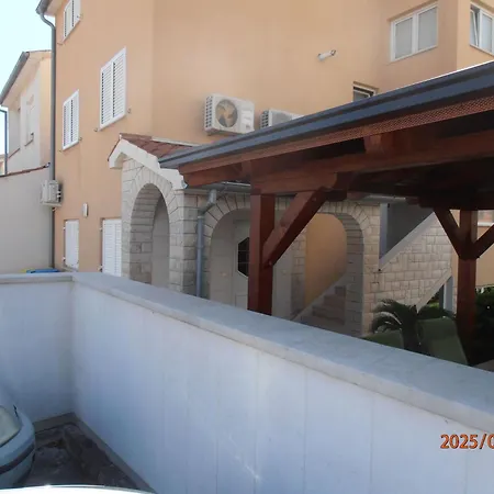 Ines 2 By Interhome Pula